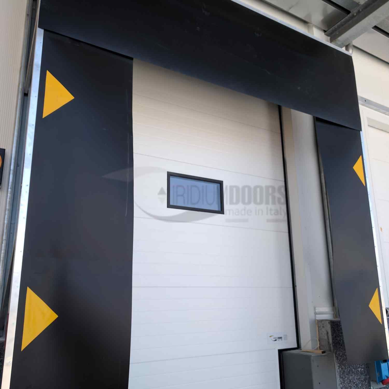 Iridium Doors Gallery Baie Di Carico 8