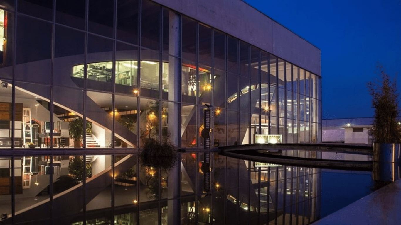 IRIDIUM DOORS 25 anni di Innovazione nei sistemi di chiusura residenziali e Industriali